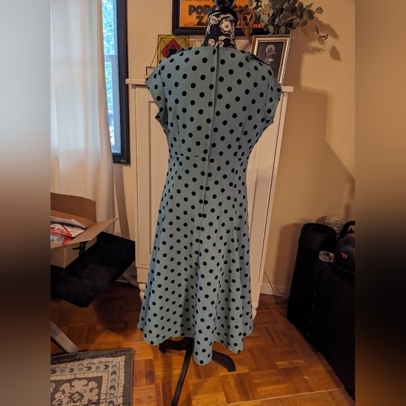 Collectif Polka Dot pinup dress - Picture 3 of 6